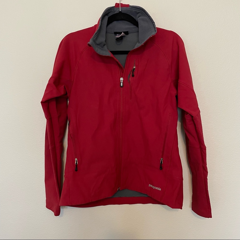 Patagonia flawed womens red softshell jacket seam seals are broken sz.M